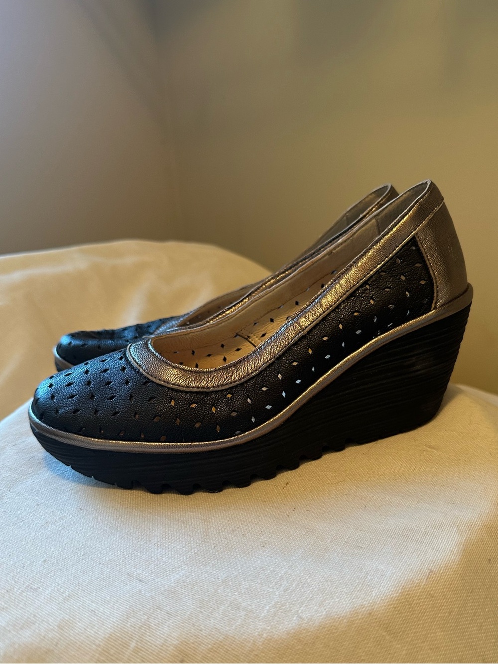 Fly London Yobe Wedges Chunky Black Metallic EU 38 Comfort Whimsigoth Earthy